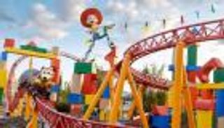 بالفيديو.. شخصيات Toy Story الجديدة تجذب حشودا هائلة إلى ديزني