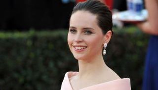 الممثلة البريطانية فيليستي جونز 