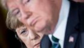 ميركل تحذر ترامب من "حرب" تجارية