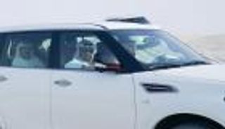 بالصور.. حمدان بن زايد يتفقد مشاريع تنموية في مدينة المرفأ 