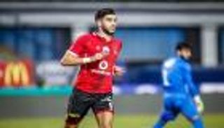 الأهلي يوافق على رحيل المغربي أزارو إلى الصين