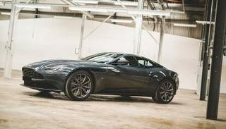 نسخة "كلاسيك درايفر" من موديل "DB11s"