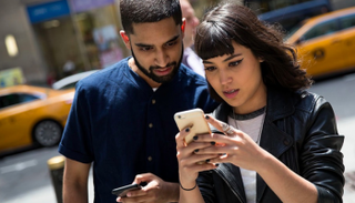 شركات التكنولوجيا تخضع المستخدمين إلى اختبارات دائمة لجعلهم مدمنين