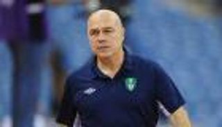 مدرب الزمالك الجديد يطلب عقد جلسة مع نجمي الفريق