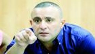 أحمد السقا يتجاوز أزمة "3 شهور" ويعود من الولايات المتحدة