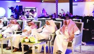 مثقفو عكاظ في ندوة "المسرح.. من النص إلى العرض"