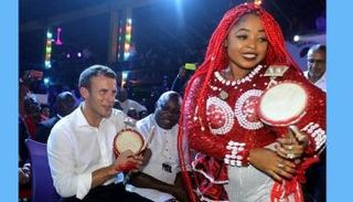 ماكرون يقرع الطبول في لاجوس