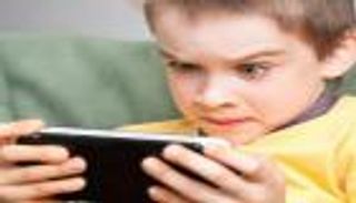 شرطة أبوظبي تحذر من مخاطر الألعاب الإلكترونية على الأطفال