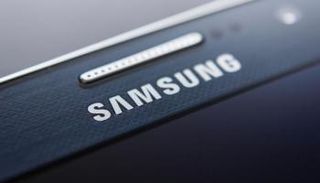 "سامسونج" تعتزم إطلاق هواتف بـ3 شاشات