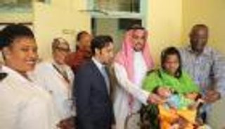 في بادرة إنسانية.. السعودية تتكفل بعلاج توأم سيامي تنزاني