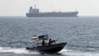 مركز أمريكي: إيران غير قادرة على تهديد الملاحة بمضيق هرمز 