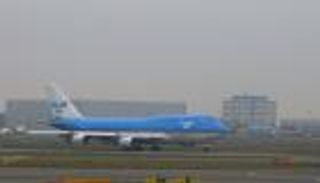 الضربات الاقتصادية تلاحق إيران.. الطيران الهولندي يوقف رحلاته لطهران