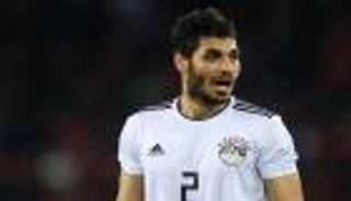 بيراميدز يعزز حصونه بمدافع منتخب مصر