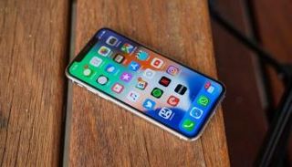 أبل تستغني عن إنتل بسبب آيفون 5G