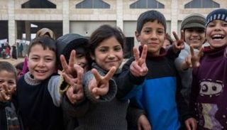  يعكس قاسم في كتابه رغبة السوريين في حكاية رواياتهم بأنفسهم 