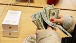 آيفون أو آيباد.. أقوى دليل على الثراء في أمريكا