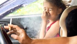 التدخين السلبي يؤذي طفلك