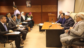 الإمام الأكبر خلال لقائه المشاركين في منتدى "شباب صناع السلام"