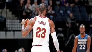 ليبرون جيمس