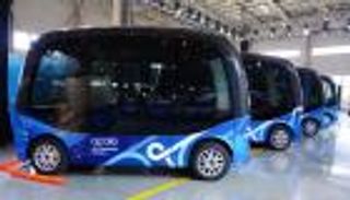 الصين تطلق أول حافلة صغيرة ذاتية القيادة تجاريا