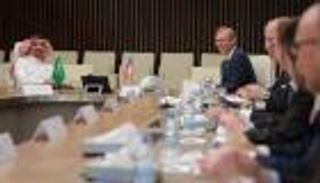 الخارجية الأمريكية: نجري مباحثات مع السعودية لإيجاد بدائل للنفط الإيراني