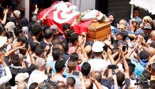 تشييع جثمان أحد عناصر الدرك الذين لقوا حتفهم في العملية الإرهابية