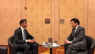 لقاء د.ثاني الزيودي مع لورانس وونج وزير التنمية الوطنية السنغافوري