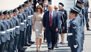 الرئيس الأمريكي دونالد ترامب يصل إلى لندن- (أ ف ب)