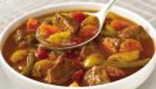 صينية الخضراوات باللحم.. مذاق شهي وفوائد صحية