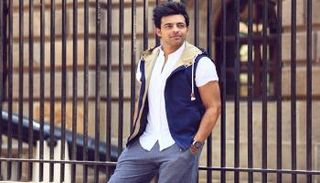 النجم الهندي هيمانشو مالهوترا 