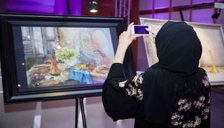 مشاركات فنية متميزة في معرض "جائزة نون للفنون"