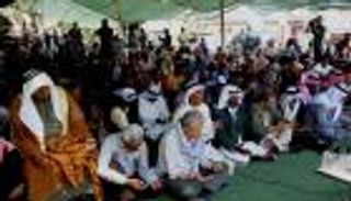 الخان الأحمر.. صلوات ومسيرات في مواجهة تهديدات الهدم والترحيل