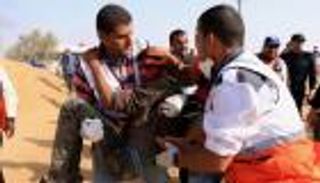 شهيد و68 مصابا في اعتداءات الاحتلال على مسيرة العودة بقطاع غزة