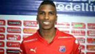 الباطن السعودي يعلن التعاقد مع الكولومبي أرانجو