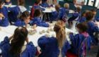 بالصور.. أطفال موناكو يستكشفون كنوز الحضارة الفرعونية