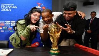 نيكي جام وويل سميث وإيرا إسترافي 