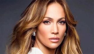  النجمة الأمريكية جينيفر لوبيز