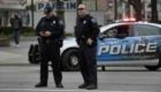 مقتل مشتبه به في حادث إطلاق نار بكانساس الأمريكية وإصابة 3 من الشرطة