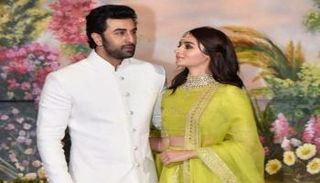 رانبير كابور يعلن ارتباطه بالنجمة عاليا بهات