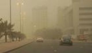 "أرصاد الإمارات" يحذر من تدني مدى الرؤية بسبب الضباب