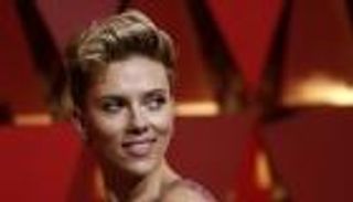 سكارليت جوهانسن تنسحب من فيلم  "روب آند توج" بعد انتقادات