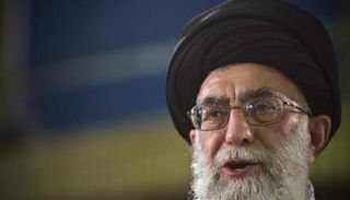 خامنئي يهيمن على سلطات واسعة تقود إيران للسقوط