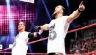 "ذا بي تيم" يتوج ببطولة "رو" للزوجي