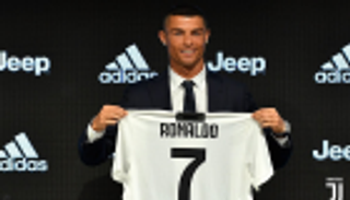 رونالدو يهيمن على أغلفة الصحف الإيطالية