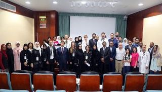 مشاركون في ورشة العمل الإقليمية بمستشفى دبي