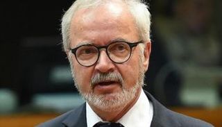 فيرنر هوير رئيس بنك الاستثمار الأوروبي