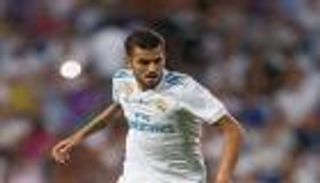 مدرب ريال مدريد يحسم مصير يورنتي وسيبايوس