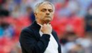 مورينيو قلق من فترة إعداد مانشستر يونايتد