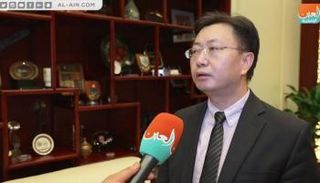  دينغ لونغ نائب عميد كلية التجارة الدولية والاقتصاد في جامعة الدراسات الأجنبية ببكين