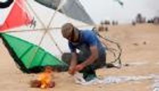 حماس تبلغ إسرائيل بوقف البالونات الحارقة تدريجيا